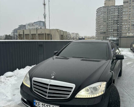 Черный Мерседес С Класс, объемом двигателя 5.46 л и пробегом 233 тыс. км за 12400 $, фото 1 на Automoto.ua