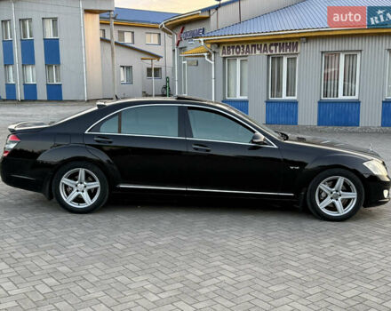 Черный Мерседес С Класс, объемом двигателя 3.5 л и пробегом 390 тыс. км за 11500 $, фото 4 на Automoto.ua