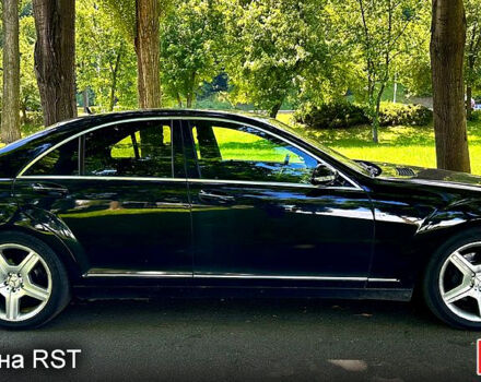 Черный Мерседес С Класс, объемом двигателя 3 л и пробегом 299 тыс. км за 9999 $, фото 3 на Automoto.ua