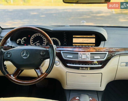 Мерседес С Класс 2006 в Кропивницком (Кировограде) на Automoto.ua Черный Мерседес С Класс, объемом двигателя 5.5 л и пробегом 281 тыс. км за 9999 $, фото 8 на Automoto.ua