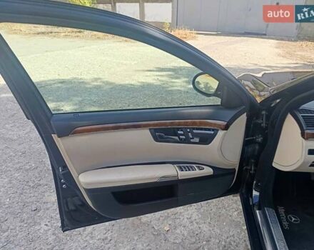 Черный Мерседес С Класс, объемом двигателя 2.99 л и пробегом 198 тыс. км за 12700 $, фото 12 на Automoto.ua