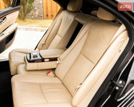 Черный Мерседес С Класс, объемом двигателя 5.46 л и пробегом 189 тыс. км за 16400 $, фото 39 на Automoto.ua