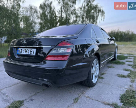 Черный Мерседес С Класс, объемом двигателя 5.5 л и пробегом 380 тыс. км за 9400 $, фото 1 на Automoto.ua