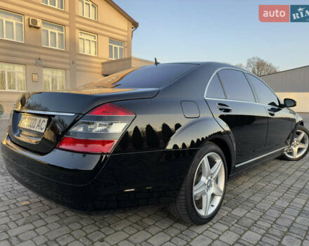 Чорний Мерседес С Клас, об'ємом двигуна 5.46 л та пробігом 224 тис. км за 11200 $, фото 89 на Automoto.ua