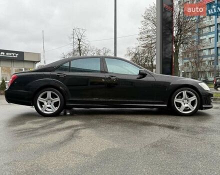Черный Мерседес С Класс, объемом двигателя 5.4 л и пробегом 425 тыс. км за 11500 $, фото 5 на Automoto.ua