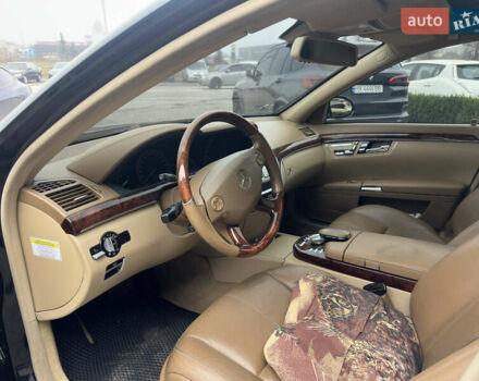 Черный Мерседес С Класс, объемом двигателя 5.44 л и пробегом 227 тыс. км за 11000 $, фото 18 на Automoto.ua