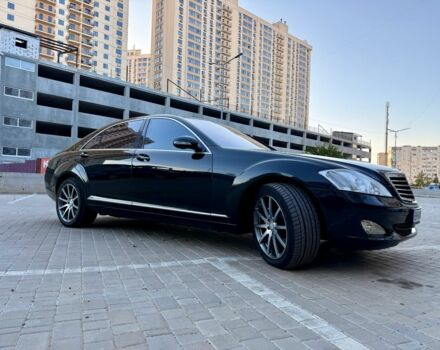 Мерседес С Класс 2006 в Одессе на Automoto.ua Черный Мерседес С Класс, объемом двигателя 5.5 л и пробегом 100 тыс. км за 10200 $, фото 7 на Automoto.ua