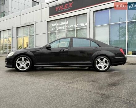 Черный Мерседес С Класс, объемом двигателя 5.4 л и пробегом 425 тыс. км за 11500 $, фото 3 на Automoto.ua