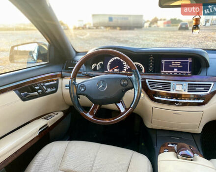 Черный Мерседес С Класс, объемом двигателя 5.51 л и пробегом 215 тыс. км за 12499 $, фото 57 на Automoto.ua