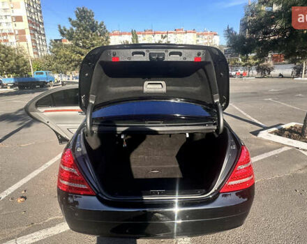 Черный Мерседес С Класс, объемом двигателя 3.5 л и пробегом 196 тыс. км за 9200 $, фото 18 на Automoto.ua