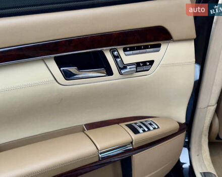 Чорний Мерседес С Клас, об'ємом двигуна 5.51 л та пробігом 193 тис. км за 12700 $, фото 35 на Automoto.ua