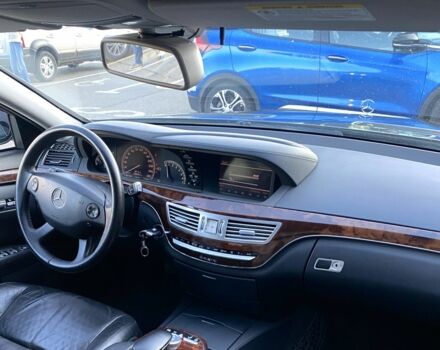 Черный Мерседес С Класс, объемом двигателя 4.7 л и пробегом 298 тыс. км за 11000 $, фото 4 на Automoto.ua