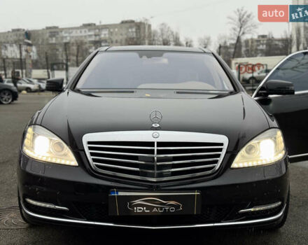 Чорний Мерседес С Клас, об'ємом двигуна 5.51 л та пробігом 193 тис. км за 12700 $, фото 25 на Automoto.ua