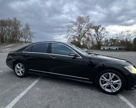 Чорний Мерседес С Клас, об'ємом двигуна 5 л та пробігом 229 тис. км за 8700 $, фото 1 на Automoto.ua