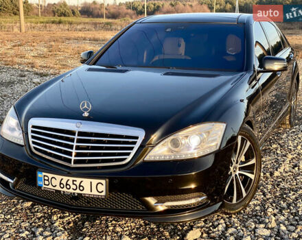 Черный Мерседес С Класс, объемом двигателя 5.51 л и пробегом 215 тыс. км за 12499 $, фото 1 на Automoto.ua