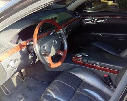 Чорний Мерседес С Клас, об'ємом двигуна 5.5 л та пробігом 235 тис. км за 10999 $, фото 19 на Automoto.ua