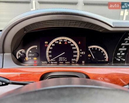 Чорний Мерседес С Клас, об'ємом двигуна 5.5 л та пробігом 375 тис. км за 10200 $, фото 21 на Automoto.ua