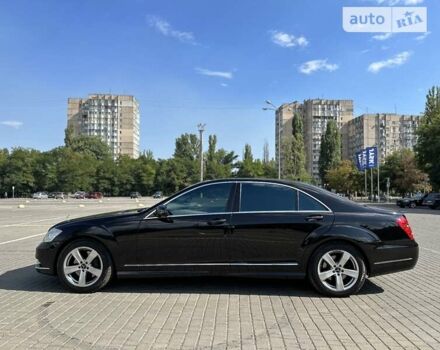 Черный Мерседес С Класс, объемом двигателя 5.5 л и пробегом 252 тыс. км за 11700 $, фото 6 на Automoto.ua