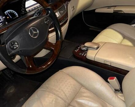 Чорний Мерседес С Клас, об'ємом двигуна 3.5 л та пробігом 600 тис. км за 12000 $, фото 5 на Automoto.ua