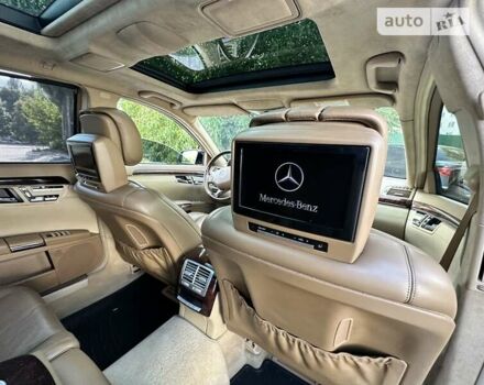 Черный Мерседес С Класс, объемом двигателя 5.5 л и пробегом 252 тыс. км за 11700 $, фото 26 на Automoto.ua