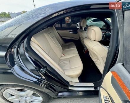 Чорний Мерседес С Клас, об'ємом двигуна 5.46 л та пробігом 241 тис. км за 9999 $, фото 40 на Automoto.ua