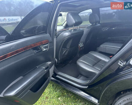 Черный Мерседес С Класс, объемом двигателя 5.46 л и пробегом 297 тыс. км за 9700 $, фото 15 на Automoto.ua