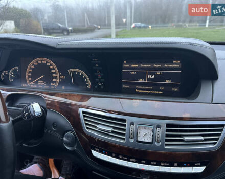 Черный Мерседес С Класс, объемом двигателя 5.46 л и пробегом 297 тыс. км за 9700 $, фото 11 на Automoto.ua