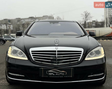 Чорний Мерседес С Клас, об'ємом двигуна 5.51 л та пробігом 193 тис. км за 12700 $, фото 24 на Automoto.ua
