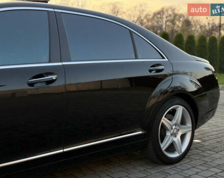 Чорний Мерседес С Клас, об'ємом двигуна 5.46 л та пробігом 224 тис. км за 11200 $, фото 51 на Automoto.ua