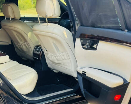 Мерседес С Класс 2006 в Кропивницком (Кировограде) на Automoto.ua Черный Мерседес С Класс, объемом двигателя 5.5 л и пробегом 281 тыс. км за 9999 $, фото 6 на Automoto.ua