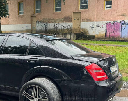 Черный Мерседес С Класс, объемом двигателя 3.5 л и пробегом 220 тыс. км за 10000 $, фото 1 на Automoto.ua