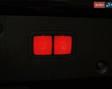 Черный Мерседес С Класс, объемом двигателя 5.4 л и пробегом 425 тыс. км за 11500 $, фото 29 на Automoto.ua
