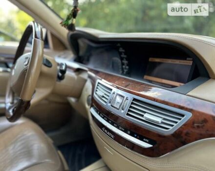 Черный Мерседес С Класс, объемом двигателя 5.5 л и пробегом 252 тыс. км за 11700 $, фото 28 на Automoto.ua