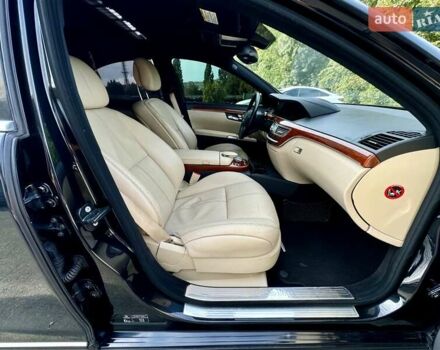 Чорний Мерседес С Клас, об'ємом двигуна 5.46 л та пробігом 241 тис. км за 9999 $, фото 36 на Automoto.ua