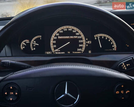 Черный Мерседес С Класс, объемом двигателя 5.5 л и пробегом 297 тыс. км за 9500 $, фото 9 на Automoto.ua