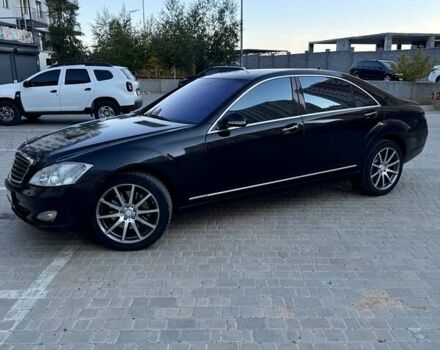 Чорний Мерседес С Клас, об'ємом двигуна 5.5 л та пробігом 375 тис. км за 10200 $, фото 3 на Automoto.ua