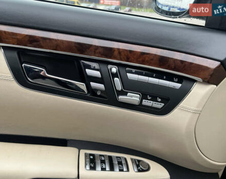 Черный Мерседес С Класс, объемом двигателя 5.5 л и пробегом 248 тыс. км за 13100 $, фото 23 на Automoto.ua