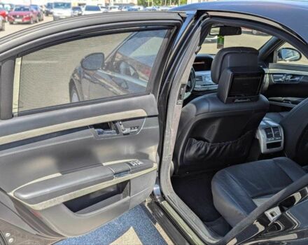 Черный Мерседес С Класс, объемом двигателя 5.5 л и пробегом 217 тыс. км за 10999 $, фото 12 на Automoto.ua