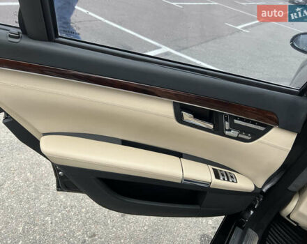 Черный Мерседес С Класс, объемом двигателя 5.5 л и пробегом 248 тыс. км за 13100 $, фото 22 на Automoto.ua