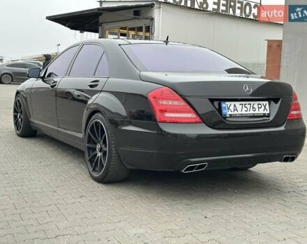 Чорний Мерседес С Клас, об'ємом двигуна 5.46 л та пробігом 400 тис. км за 10300 $, фото 5 на Automoto.ua
