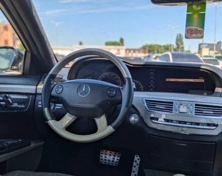 Черный Мерседес С Класс, объемом двигателя 5.5 л и пробегом 217 тыс. км за 10999 $, фото 7 на Automoto.ua