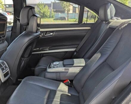 Черный Мерседес С Класс, объемом двигателя 5.5 л и пробегом 217 тыс. км за 10999 $, фото 19 на Automoto.ua