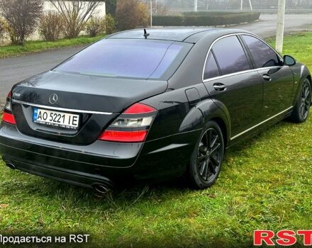 Черный Мерседес С Класс, объемом двигателя 5.5 л и пробегом 297 тыс. км за 15000 $, фото 5 на Automoto.ua