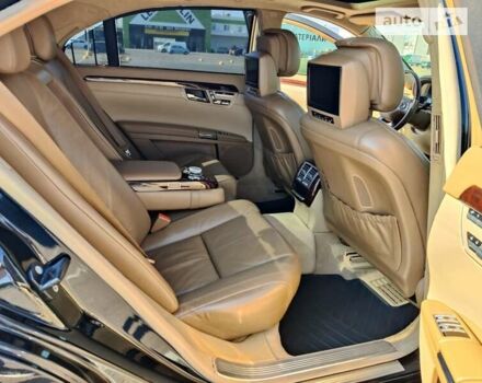 Черный Мерседес С Класс, объемом двигателя 5.5 л и пробегом 252 тыс. км за 11700 $, фото 42 на Automoto.ua