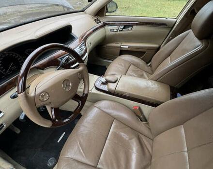 Черный Мерседес С Класс, объемом двигателя 5.46 л и пробегом 241 тыс. км за 5999 $, фото 13 на Automoto.ua