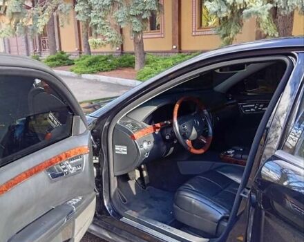 Чорний Мерседес С Клас, об'ємом двигуна 5.5 л та пробігом 235 тис. км за 10999 $, фото 18 на Automoto.ua