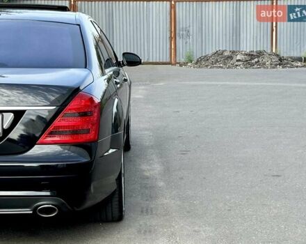 Чорний Мерседес С Клас, об'ємом двигуна 5.46 л та пробігом 241 тис. км за 9999 $, фото 9 на Automoto.ua