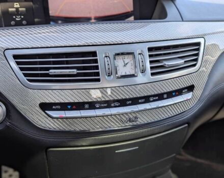 Черный Мерседес С Класс, объемом двигателя 5.5 л и пробегом 217 тыс. км за 10999 $, фото 16 на Automoto.ua