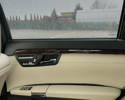 Черный Мерседес С Класс, объемом двигателя 5.5 л и пробегом 248 тыс. км за 13100 $, фото 24 на Automoto.ua