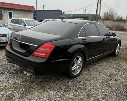 Черный Мерседес С Класс, объемом двигателя 3.5 л и пробегом 395 тыс. км за 8500 $, фото 5 на Automoto.ua